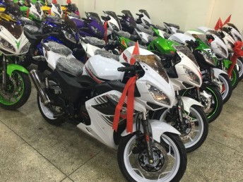 圖 新到貨公路賽 川崎小忍者 gt跑 地平線r1 r2 廣州摩托車