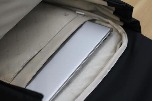 地平線8號Moment 為上班族量身打造的專業雙肩包